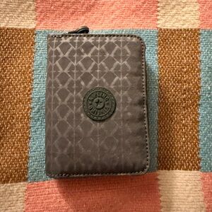 Kipling Sage Green Geometric Wallet.